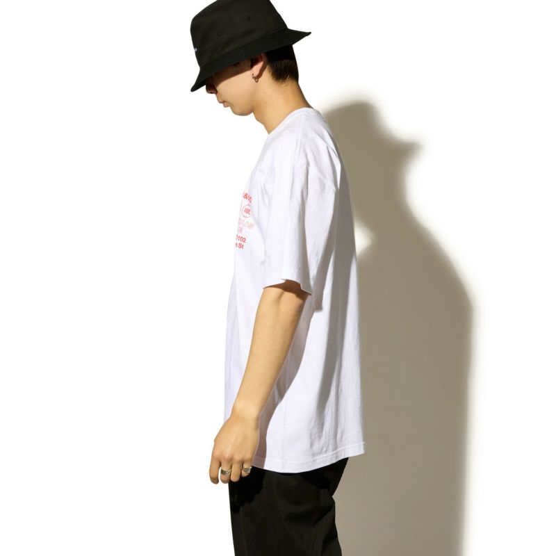 SHOP IN CHINATOWN TEE Tシャツ